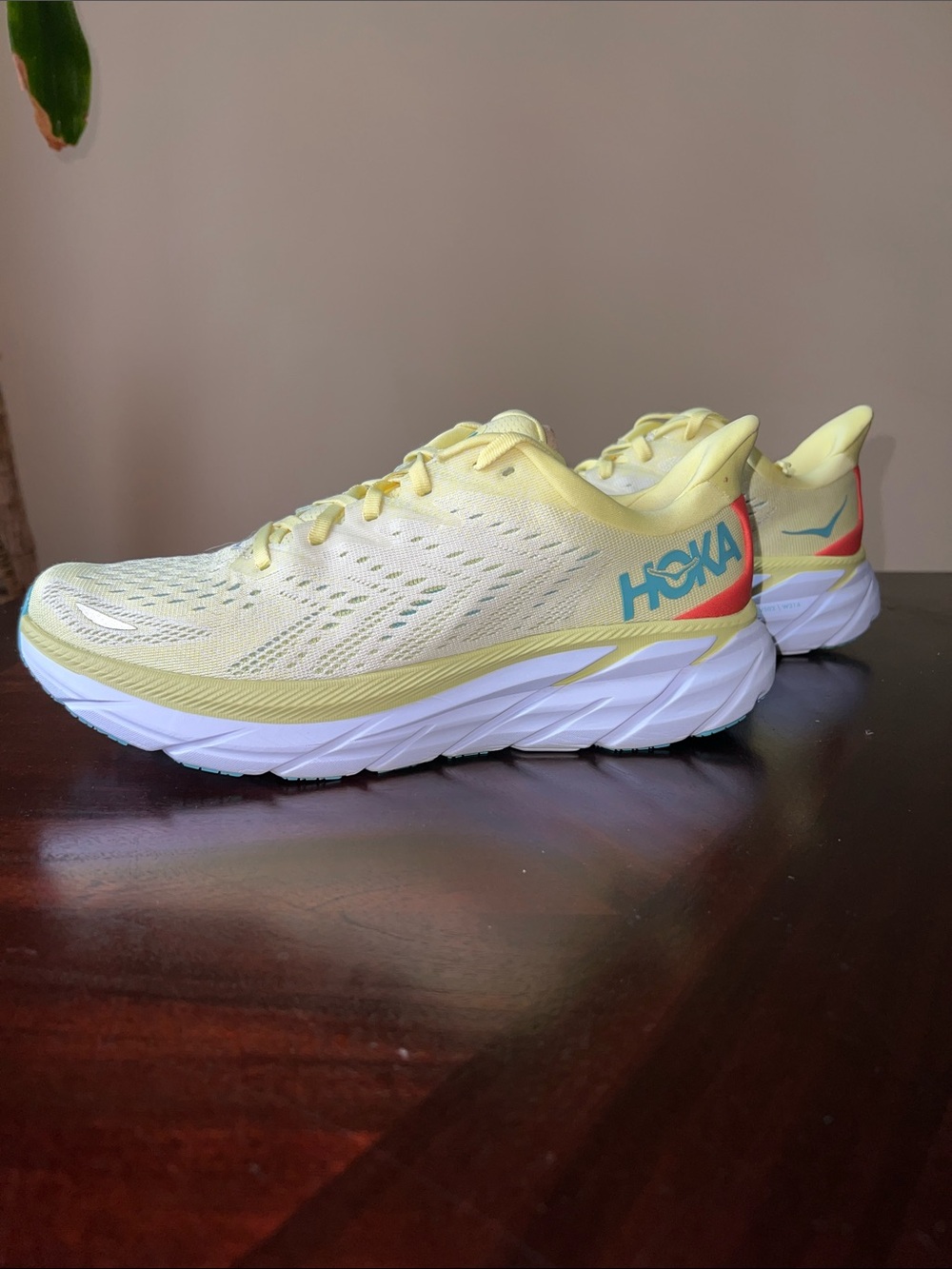 Hoka Clifton 8